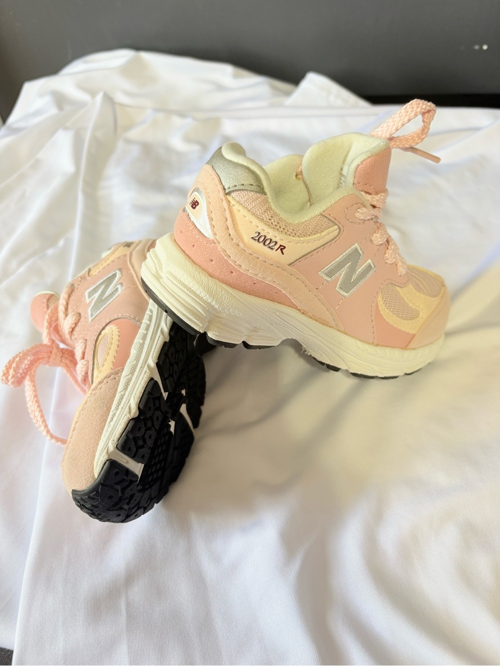 New Balance Kids 2002R Peach & Cream Sneakers